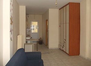 Studio/Γκαρσονιέρα, Κέντρο