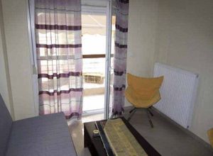 Studio Flat, Kato Toumpa