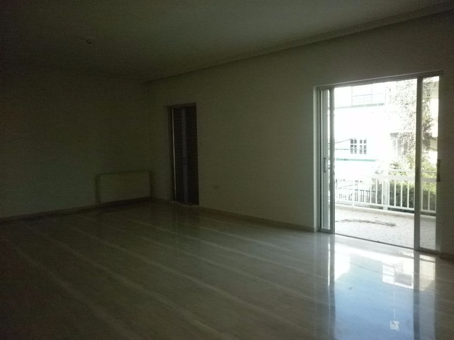 Photo 103150961