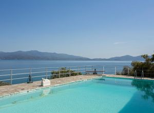 Μονοκατοικία προς πώληση Πελασγία 800 τ.μ. 7 Υπνοδωμάτια