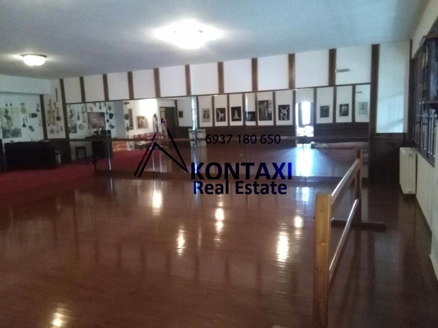 Photo 110665241