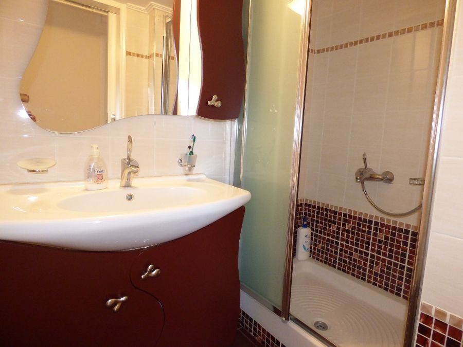 Photo 112512143