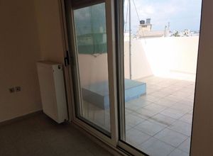 Studio/Γκαρσονιέρα, Καινούρια Πόρτα