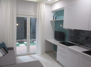 Studio/Γκαρσονιέρα, Κέντρο