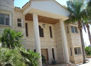 Μονοκατοικία προς πώληση Λεμεσός (κέντρο) 450 τ.μ. Ισόγειο