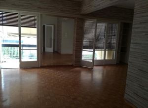 Photo 133933208