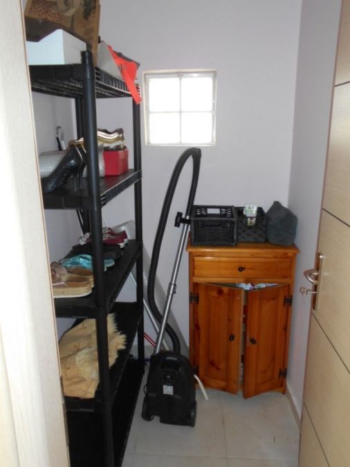 Photo 136229915