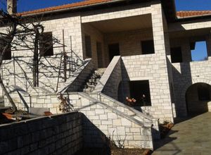 Μονοκατοικία για ενοικίαση Λοφίσκος (Πασσαρώνα) 340 τ.μ. 1 Υπνοδωμάτιο