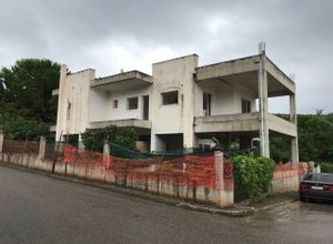 Μονοκατοικία προς πώληση Σταυρός (Λαμία) 280 τ.μ. 1 Υπνοδωμάτιο Νεόδμητο