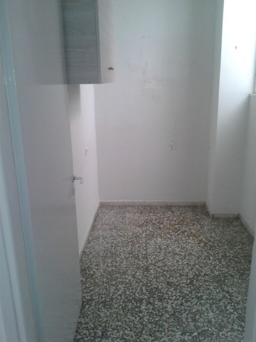 Photo 143887043