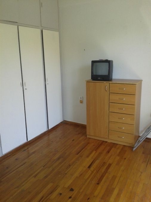 Photo 143887049