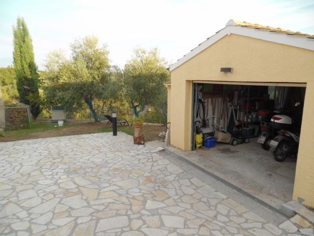 Photo 144034046