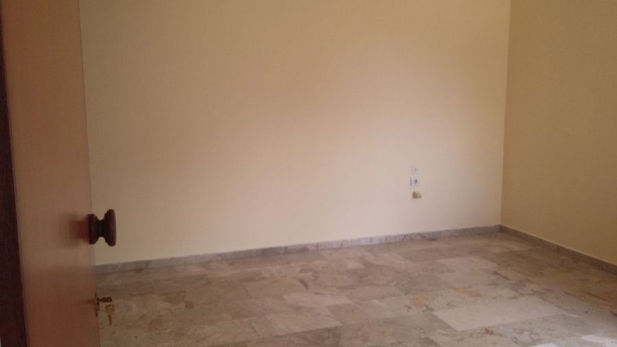 Photo 144168107