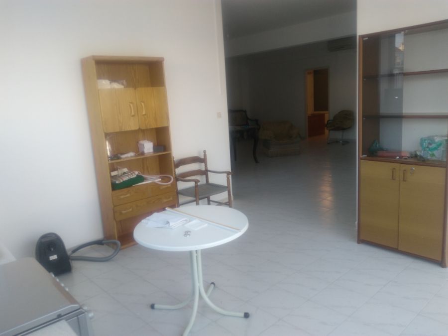 ΚΟΥΖΙΝΑ ΣΤΟ ΒΑΘΟΣ ΣΑΛΟΝΙ