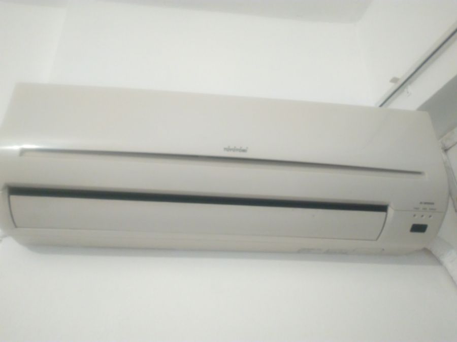 Photo 144284033