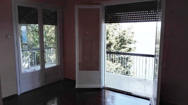 Photo 144340751