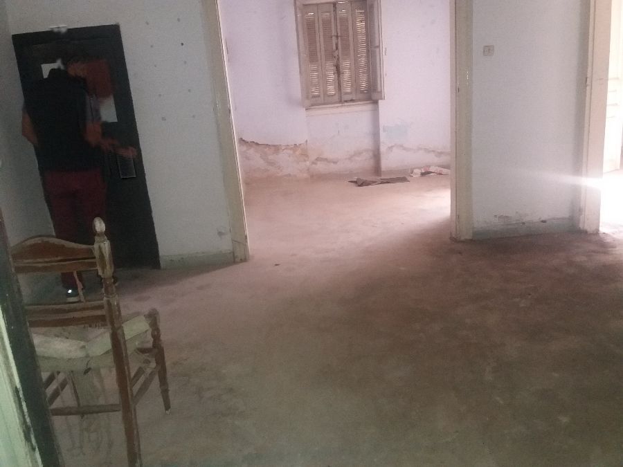 Photo 145978217