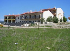 Maisonette, Nikiti