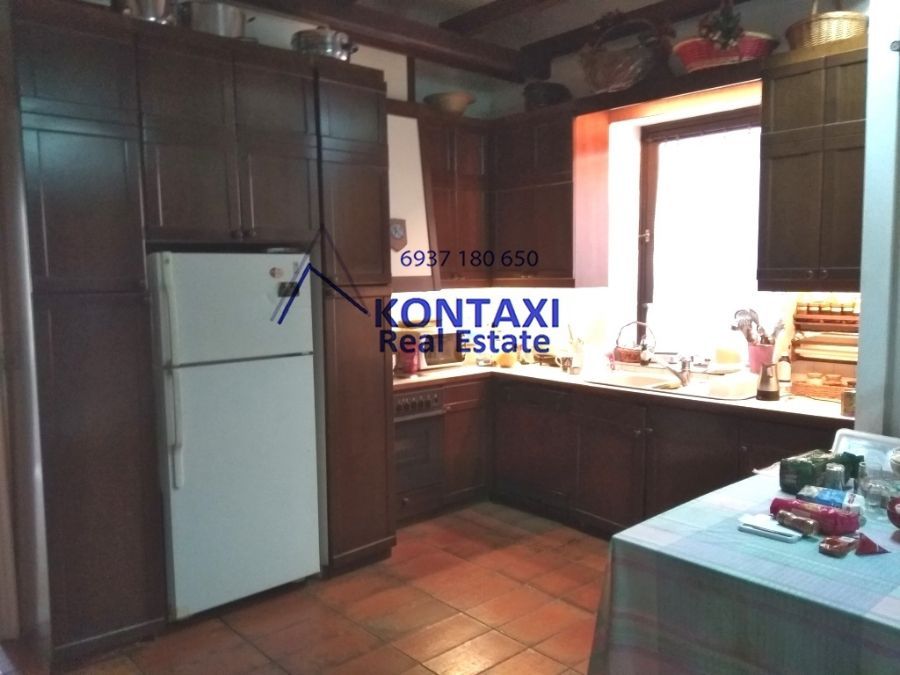 Photo 146026916