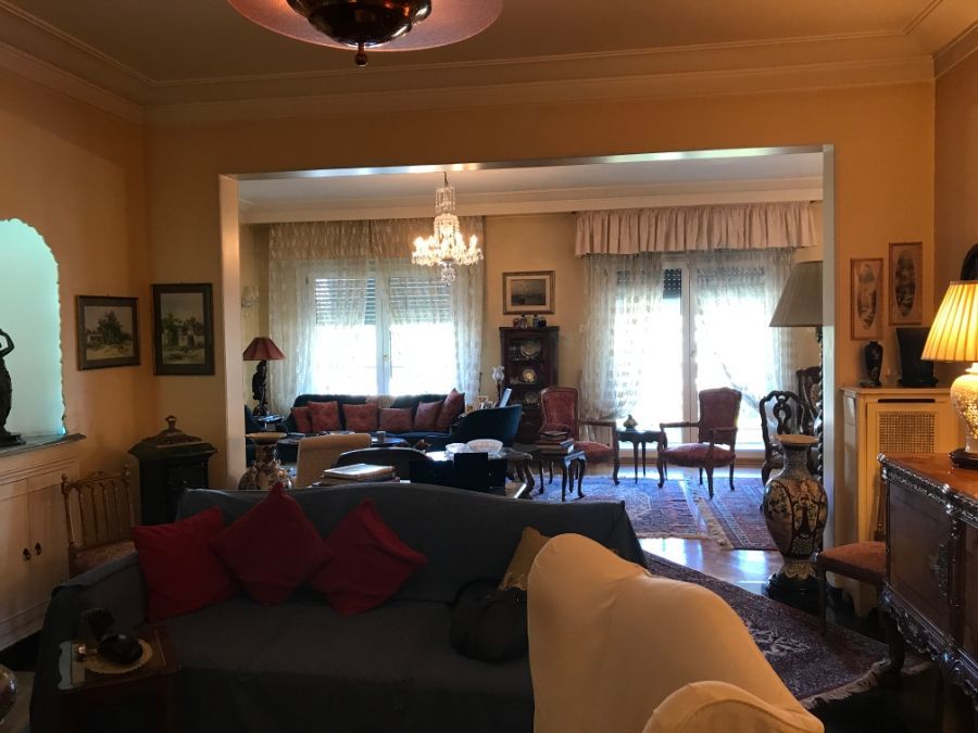 Photo 146050337