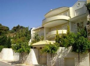 Μονοκατοικία, Κέντρο