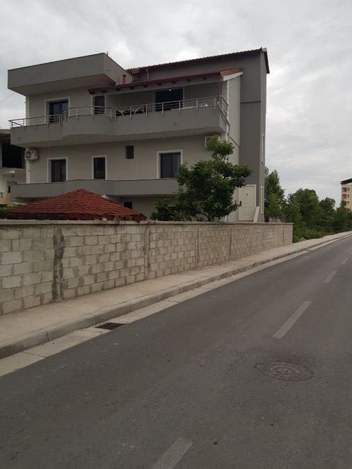 Photo 233451836