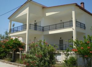 Μεζονέτα προς πώληση Ασπροβάλτα (Άγιος Γεώργιος) 180 τ.μ. 2 Υπνοδωμάτια