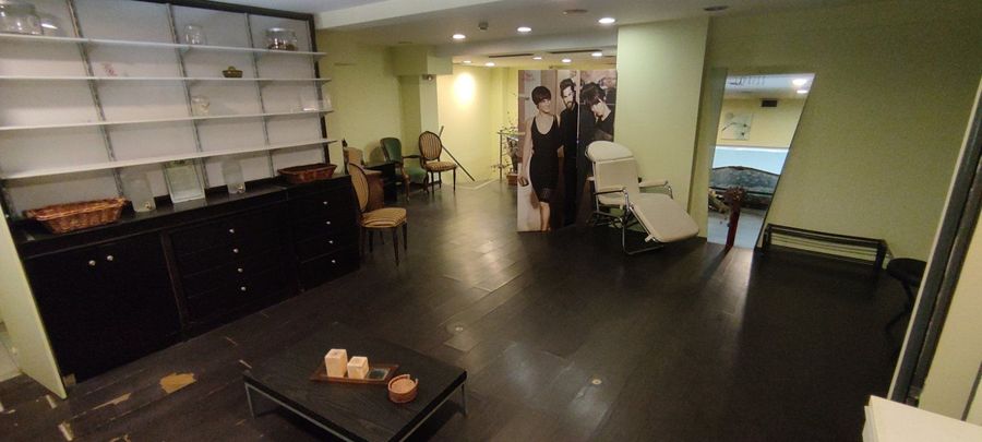 Photo 235273481