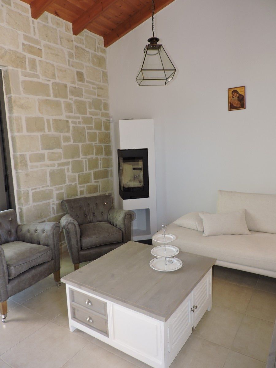 Villa for sale Loutra (Arkadi) Crete