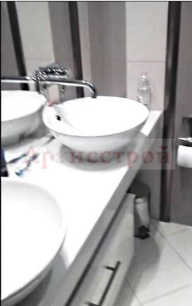Photo 242605214