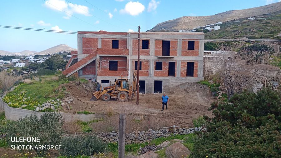 Plot Paroikia