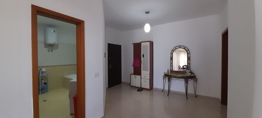 Photo 261340799