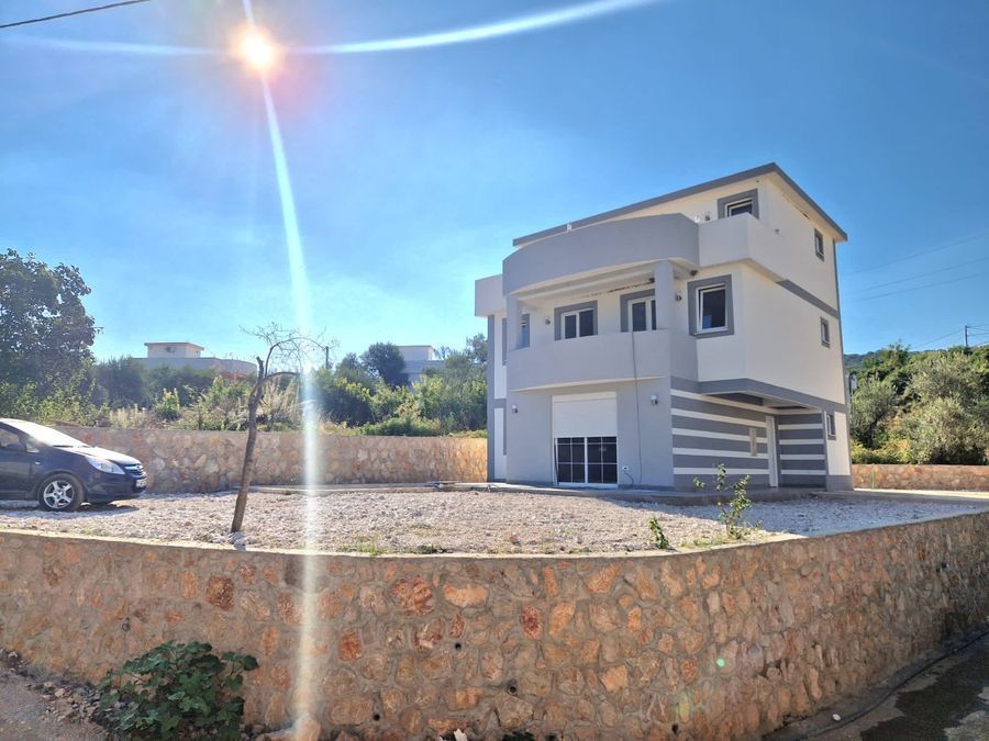 Luxury home in Dobra Voda 2