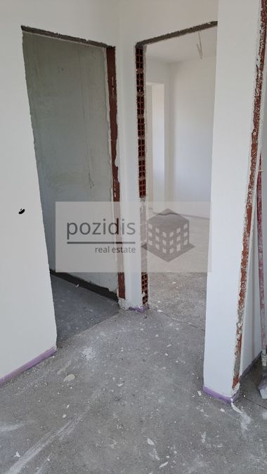 Photo 294136580