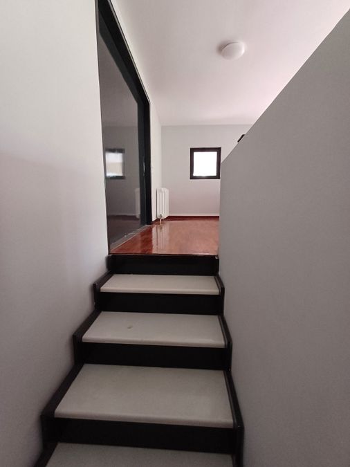Photo 297705737