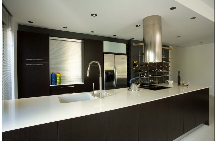 κουζίνα με πάγκο corian