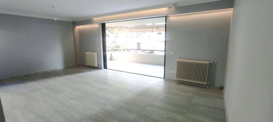 صورة فوتوغرافية 302695997