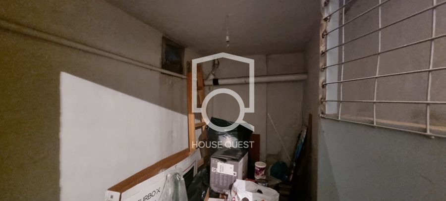 Photo 303452855