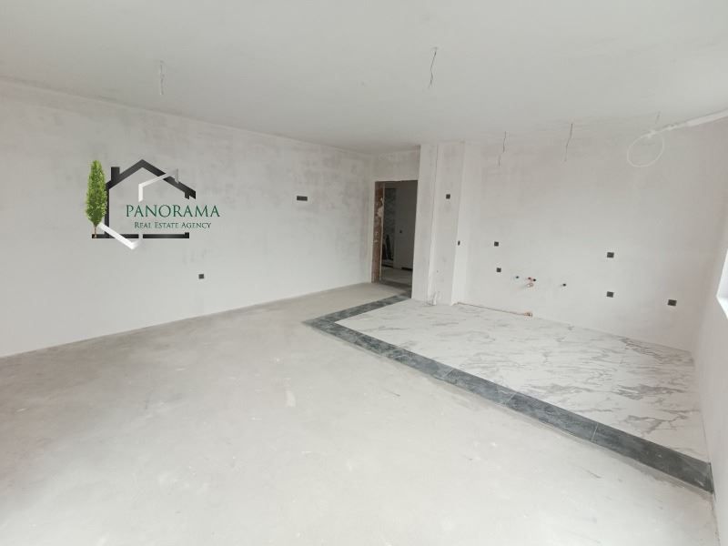 Снимка 303744008