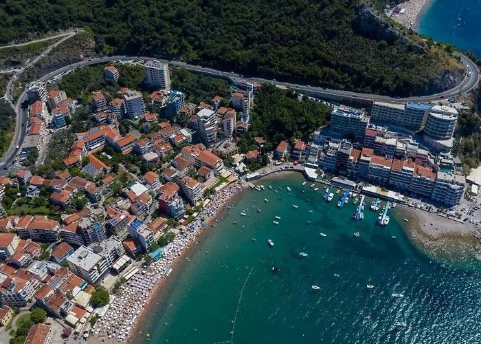 Apartment in Rafailovici, Budva 3