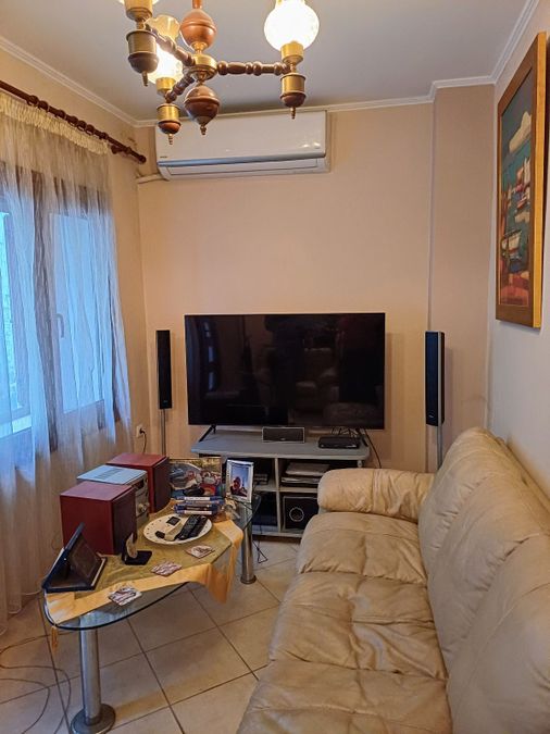 Photo 305055074
