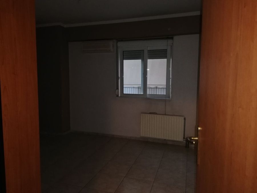 Photo 306837080