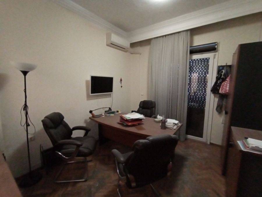 Photo 308235089