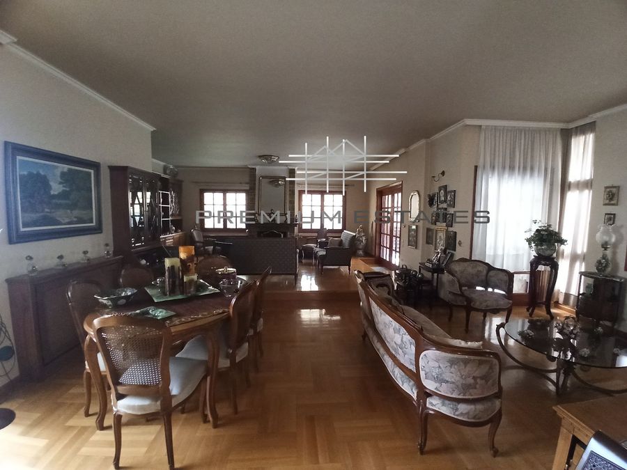 Photo 309165950