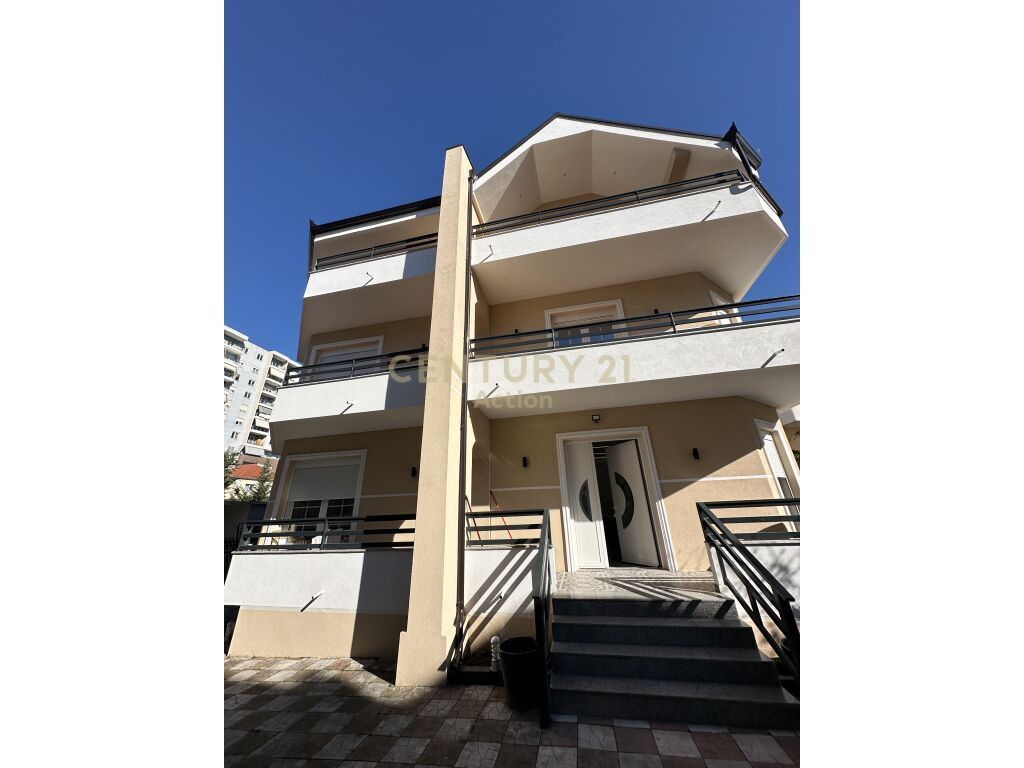 Vilë me qira Rr. e Elbasanit