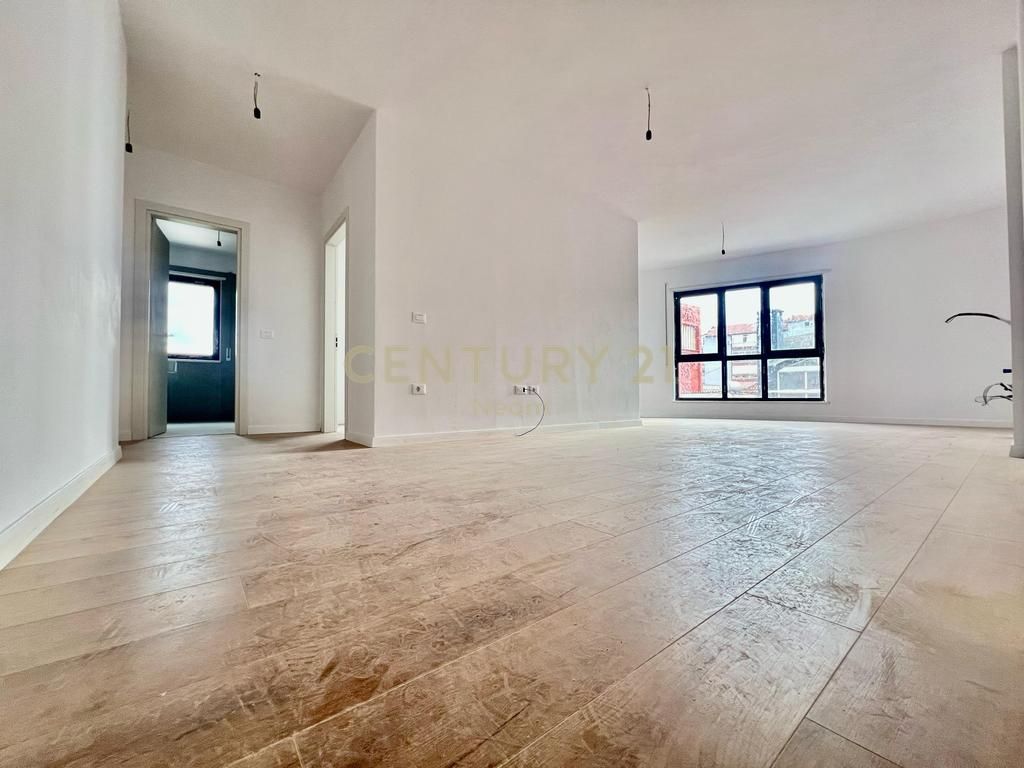 Apartament në shitje Komuna e Parisit