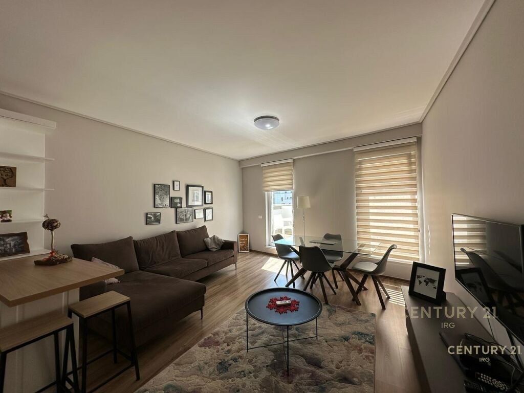 Apartament me qira 21 Dhjetori