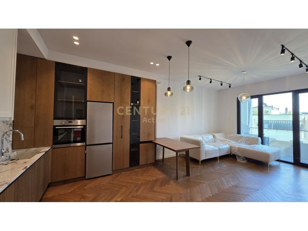 Apartament me qira Rr. e Kavajës