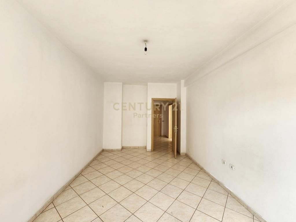 Apartament në shitje Astiri