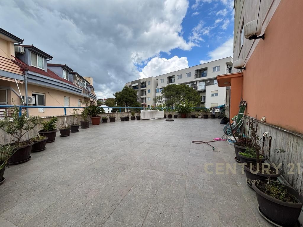 Apartament në shitje Golem